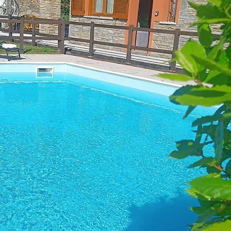 Solare Con Piscina - 5 דירה *